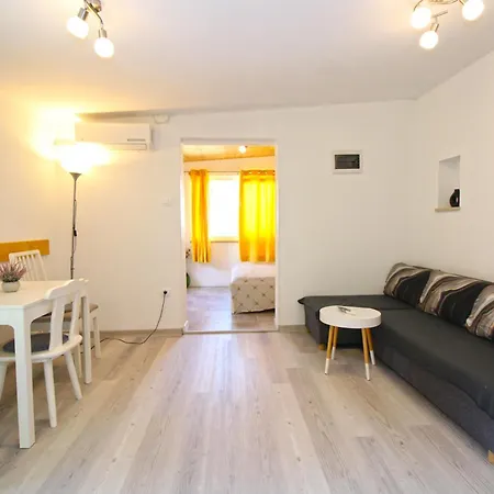 Milan 2409 *